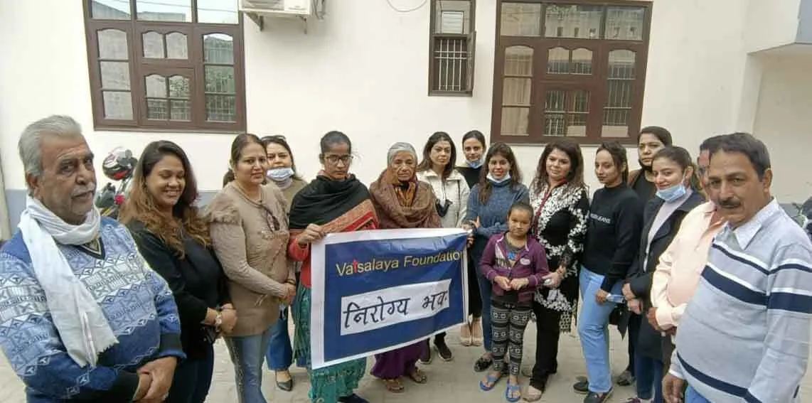 वात्सल्य फाउंडेशन द्वारा की गई 51 हजार की मदद