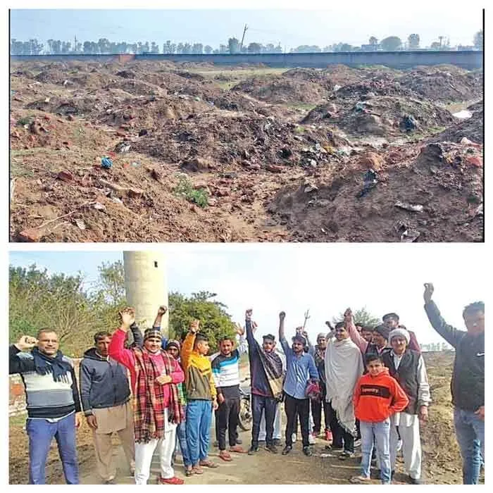 खेल मैदान में तालाब की मिट्टी का ढेर, युवाओं में रोष