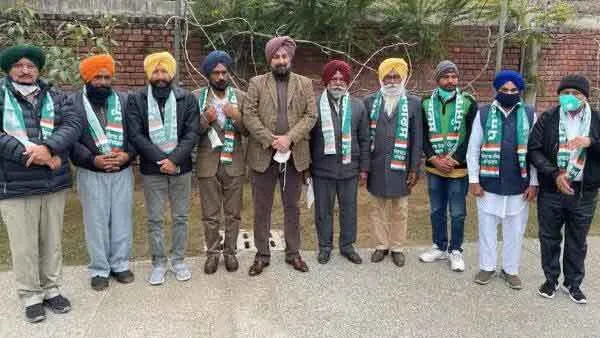 पंजाब में कांग्रेस को बड़ा झटका: लव कुमार गोल्डी कैप्टन की पार्टी में शामिल
