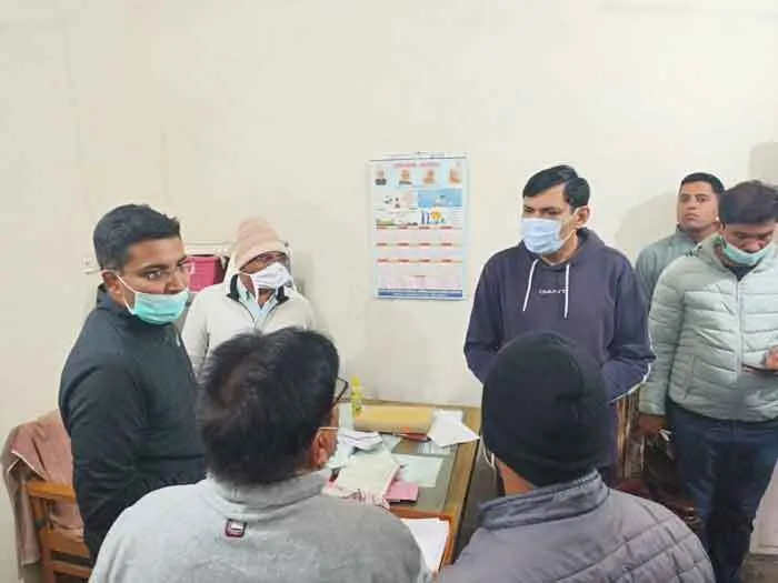 विकास एवं पंचायत मंत्री देवेन्द्र बबली ने किया कार्यालयों का औचक निरीक्षण