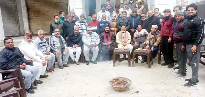 …तो सिस्टम ही कुछ ऐसा है कुछ होता है तो होने दे