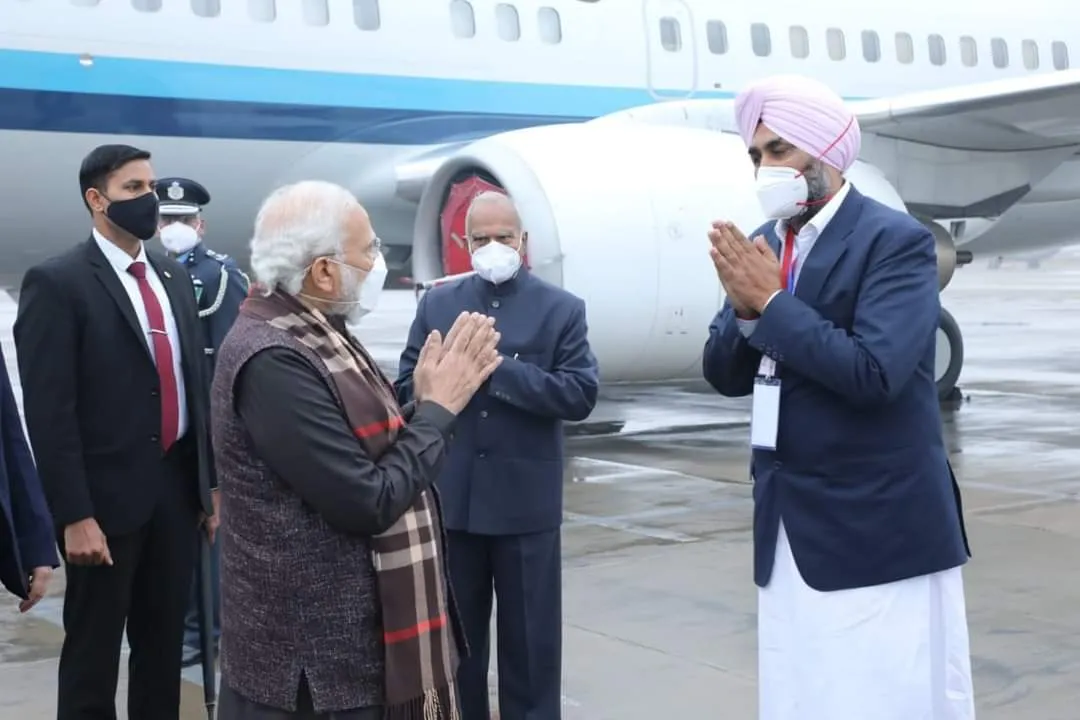 प्रधानमंत्री ने अधिकारियों को नहीं बल्कि मनप्रीत बादल को बोला था अपने “मुख्यमंत्री को धन्यवाद दे देना”