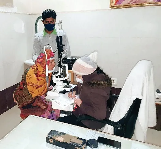 श्रीगुरूसरमोड़िया में नि:शुल्क चिकित्सा जांच शिविर में 115 मरीजों की जांच