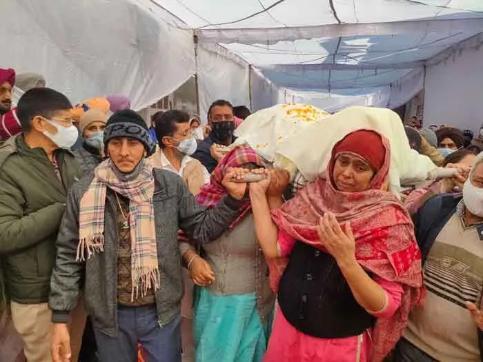 25 मैंबर सुखमंदर सिंह इन्सां बने शरीरदानी