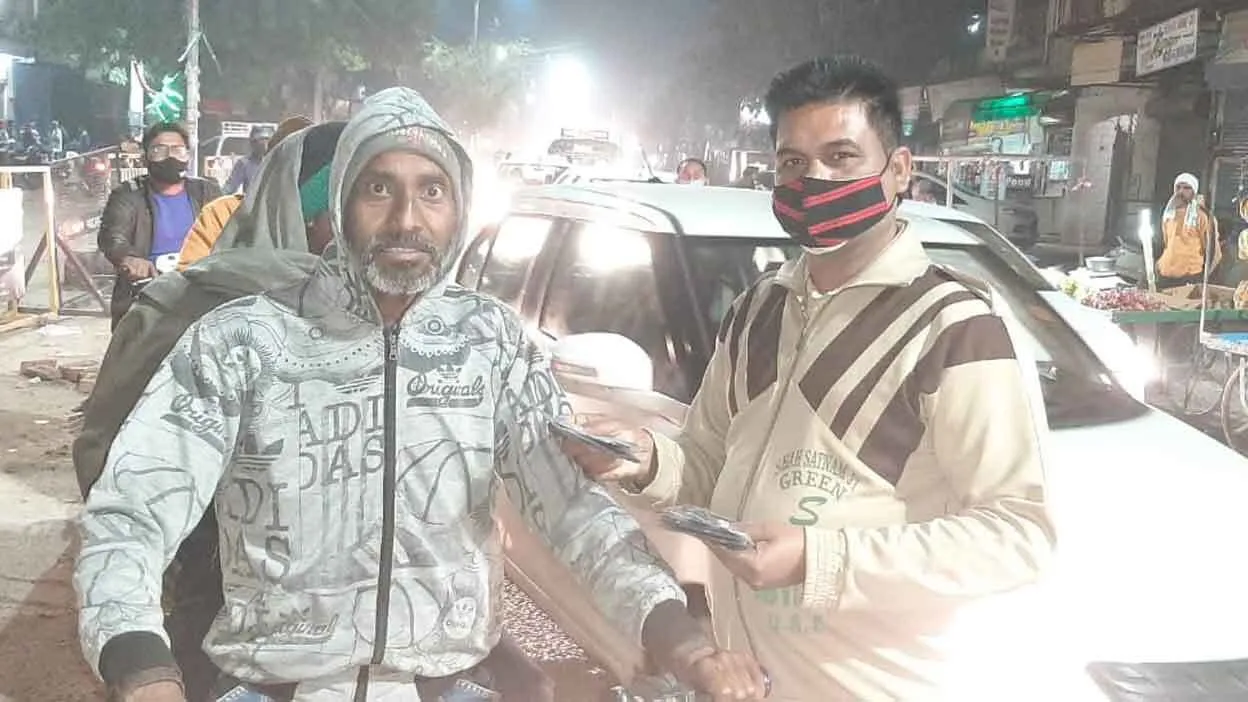 ब्लॉक उपकार कॉलोनी की साध-संगत ने बांटे 1500 मास्क, वैक्सीनेशन के लिए किया जागरूक