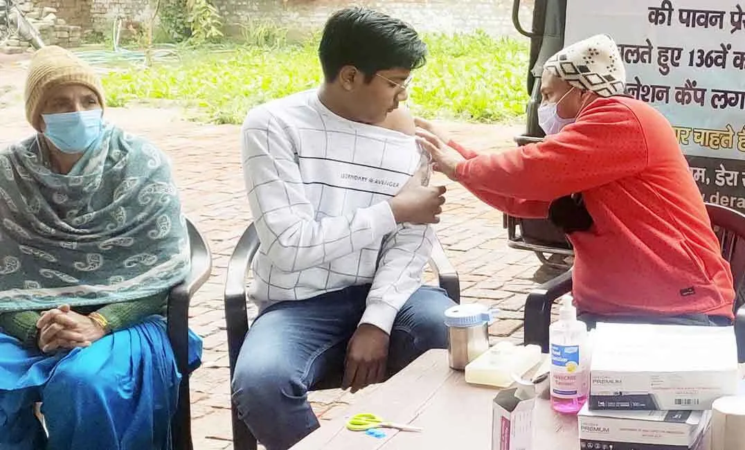 वैक्सीनेशन का डर दूर करने को आगे आए डेरा श्रद्धालु