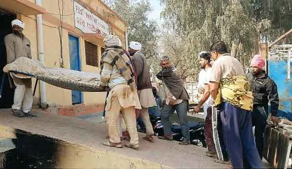 चद्दर फंसने से किसान की मौत