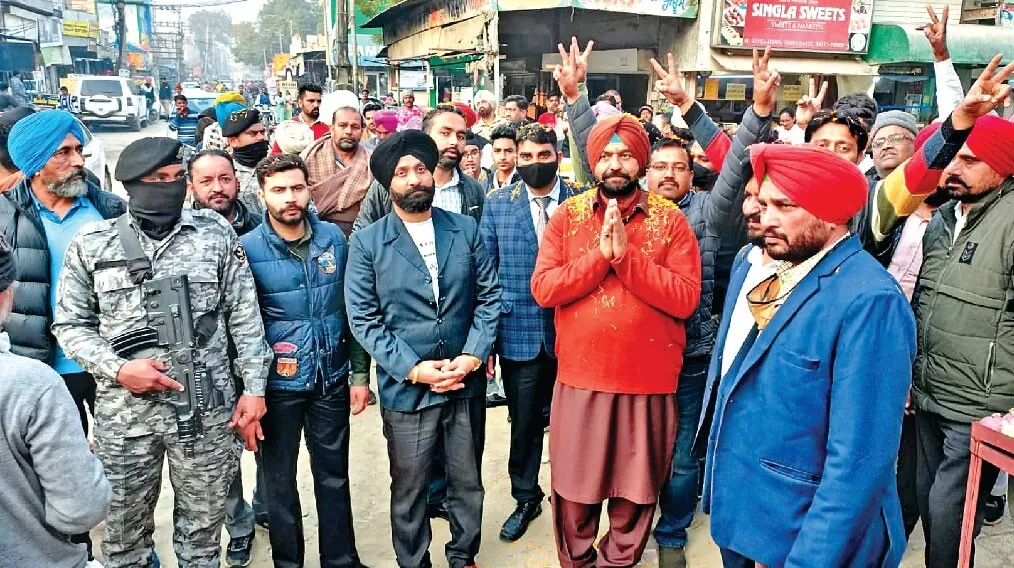 आजाद उम्मीदवार हरमिन्द्र सिंह जस्सी ने रामां शहर में किया डोर-टू-डोर प्रचार