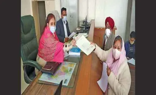 नामांकन के आखिरी दिन कांग्रेस में आई बगावत की आंधी