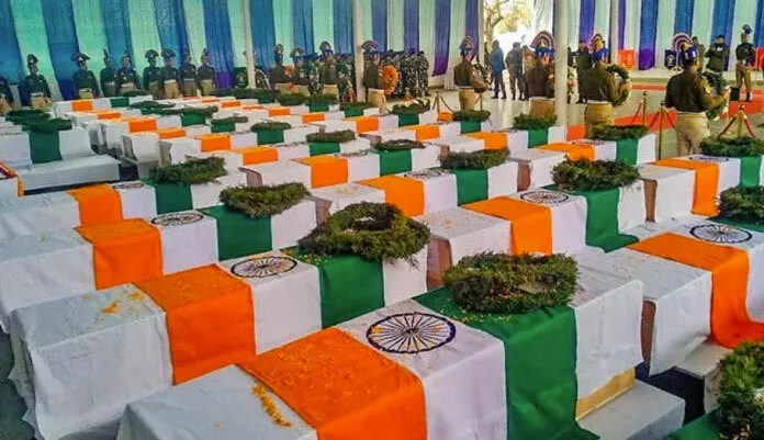 मोदी, शाह और राजनाथ ने पुलवामा के शहीदों को किया नमन