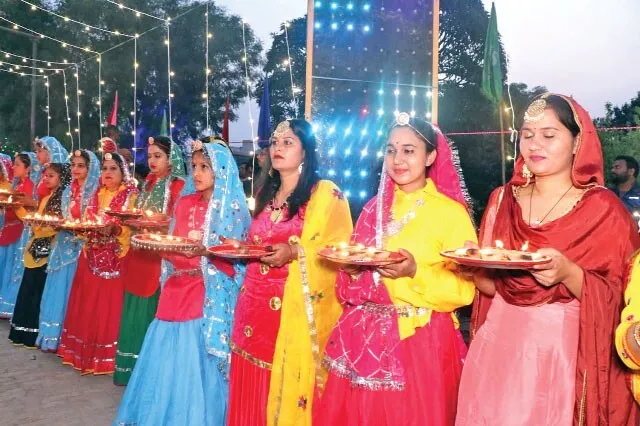 पूज्य गुरु जी के आगमन की खुशी में सतलोकपुर धाम नेजियाखेड़ा को सजाया दुल्हन की भांति