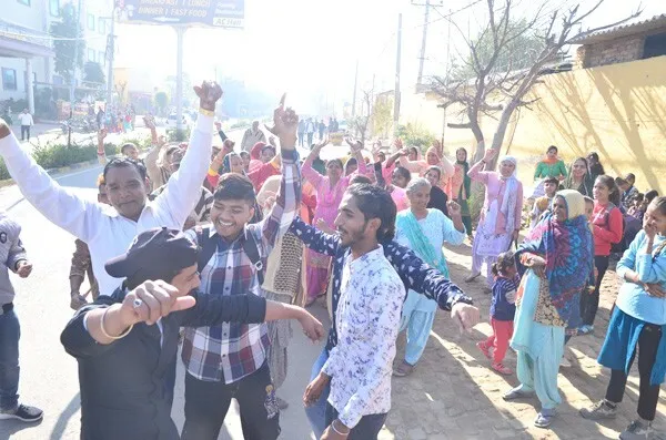 लाइव: पावन महारहमोकर्म दिवस: पावन भंडारे की झलकियां