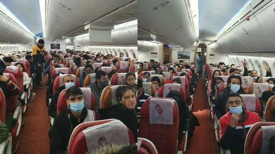 249 भारतीयों को लेकर बुकारेस्ट से दिल्ली के लिए रवाना हुआ विमान