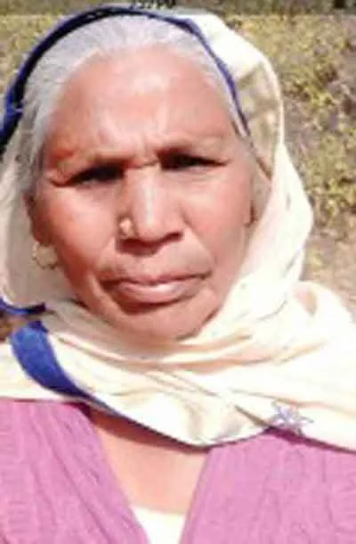 जमीनी विवाद में महिला की हत्या, हमलावर फरार