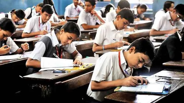 दसवीं-बारहवीं की बोर्ड परीक्षाओं को लेकर तैयारियां शुरू