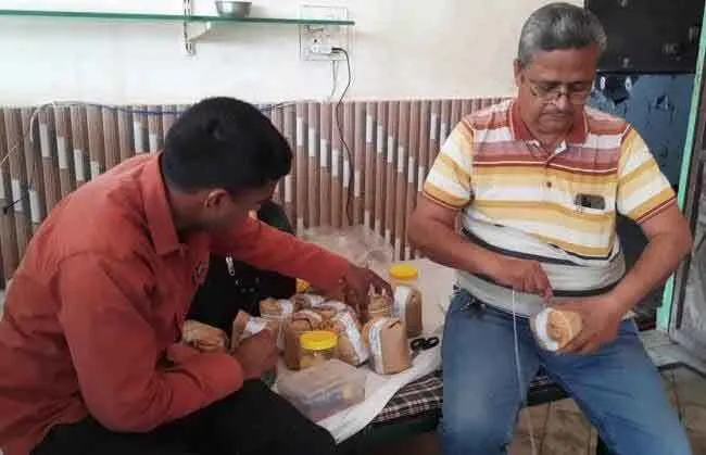 मिठाई बनाने वाले दो प्लांट पर सीएम फ्लाइंग का छापा