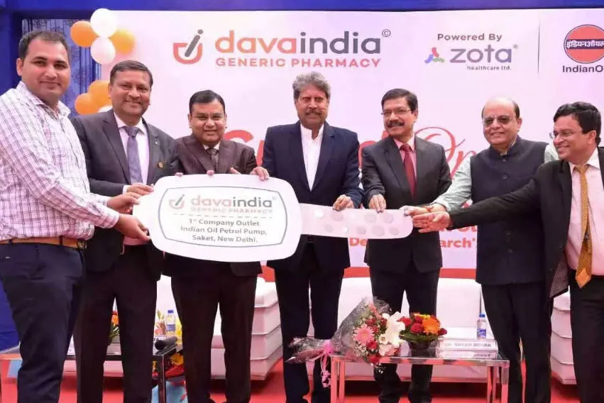 इंडियन ऑयल के पेट्रोल पंपों पर मिलेगी जेनेरिक दवाएं, पहला ‘दवा इंडिया स्टोर’ दिल्ली में