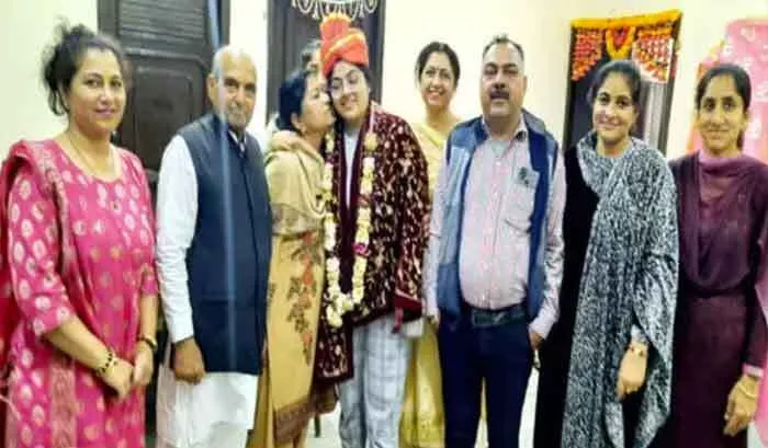 भूना के चार विद्यार्थी युद्ध भूमि को छोड़कर जन्मभूमि में पहुंचे