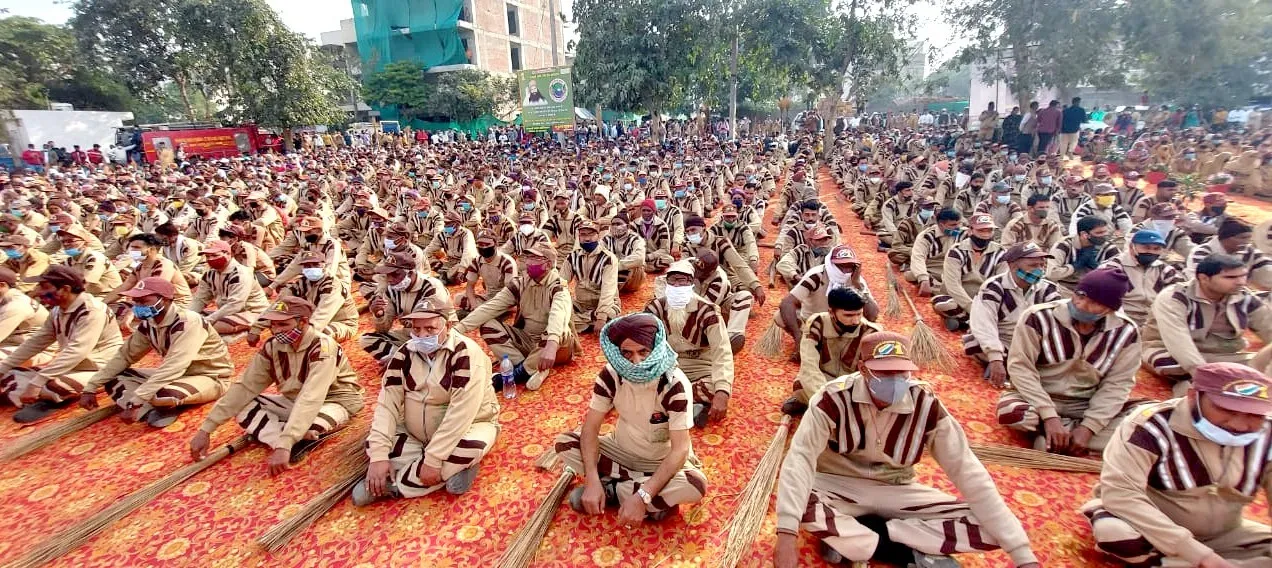 33वां सफाई महाअभियान :गुरु के प्यारों ने 4 घंटे में चमकाया गुरुग्राम