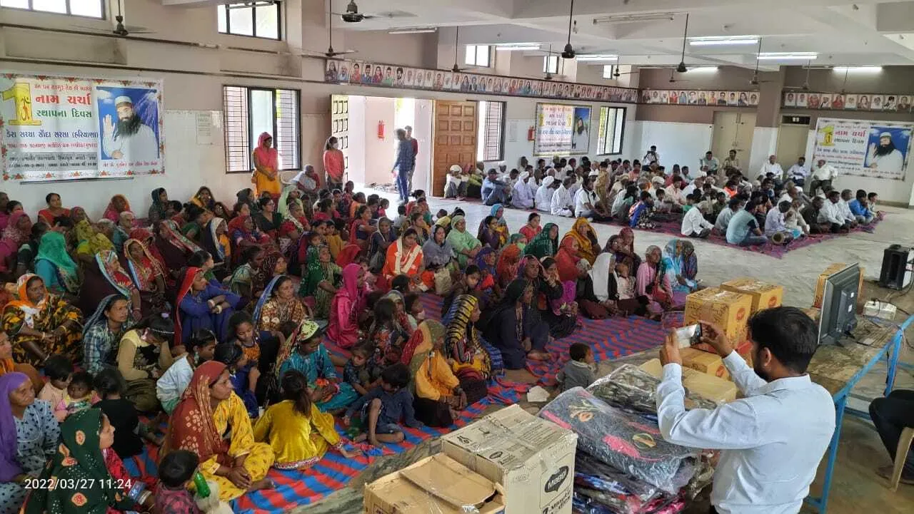 डेरा श्रद्धालु बोले, पूज्य गुरु जी खुद मीलों का सफर तय कर पीड़ितों का दर्द बांटने आए थे गुजरात