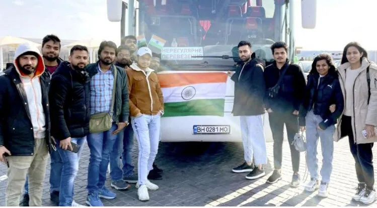 रूस-यूक्रेन जंग: मजबूरी में पढ़ाई छोड़ यूक्रेन से लौटने वाले छात्रों के लिए खुशखबरी, भारत में पूरी कर सकेंगे इंटर्नशिप