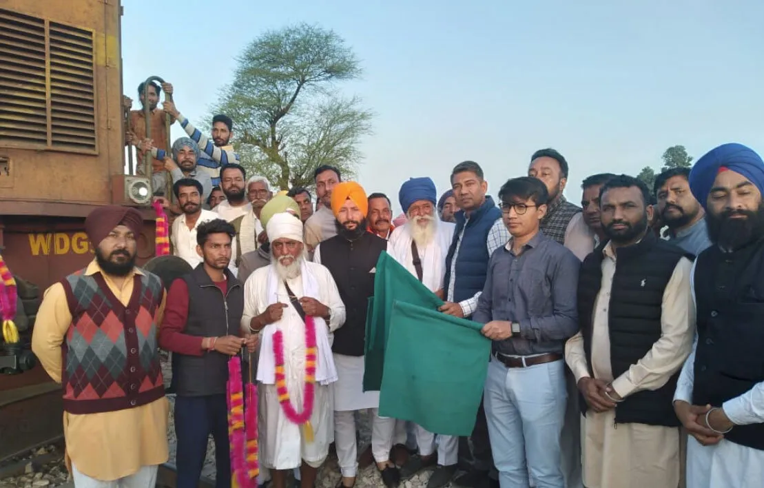 केशवनगर स्टेशन पर वर्षों बाद बजी ट्रैन की सिटी