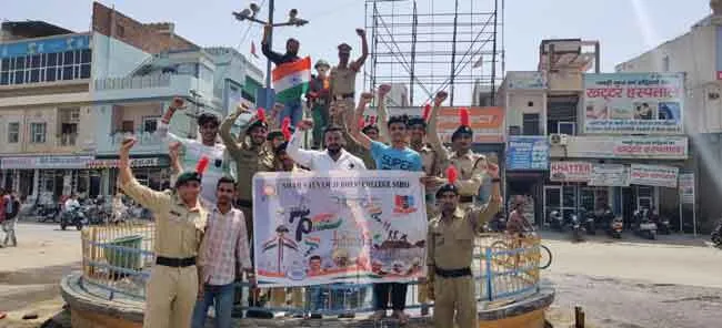 शाह सतनाम जी बॉयज कॉलेज के एनसीसी कैडेट्स ने शहीद प्रतिमा स्थल पर चलाया सफाई अभियान