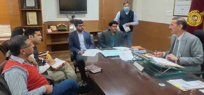 यूक्रेन में फंसे जिलावासियों के परिजनों के संपर्क में रहेंगे अधिकारी : डीसी