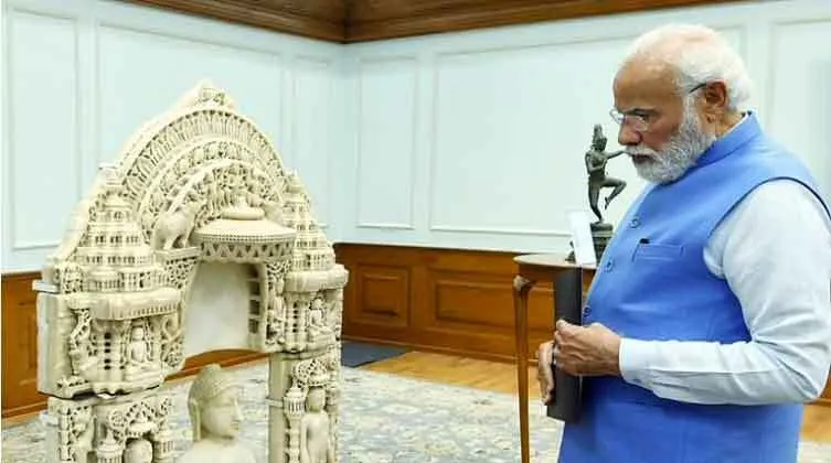 प्रधानमंत्री ने ऑस्ट्रेलिया द्वारा बताए गए पुरावशेषों का किया निरीक्षण