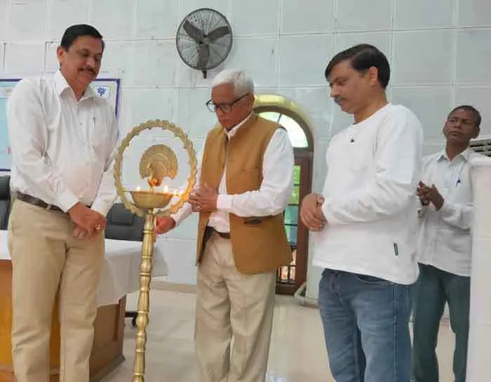 पहले श्रोताओं से जुड़ें, फिर नीतियों व स्कीमों पर गीत सुनाएं : मांगेराम
