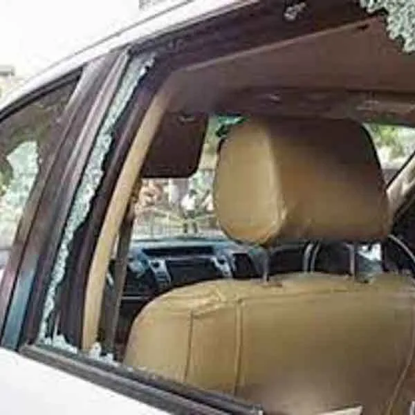 रिटायर्ड कर्नल की गाड़ी से शीशा तोड़ 5.15 लाख का सामान व नकदी चोरी