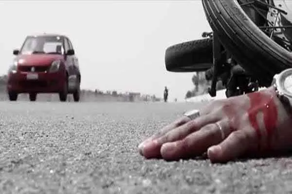 सड़क हादसे में मोटरसाइकिल सवार युवक की मौत