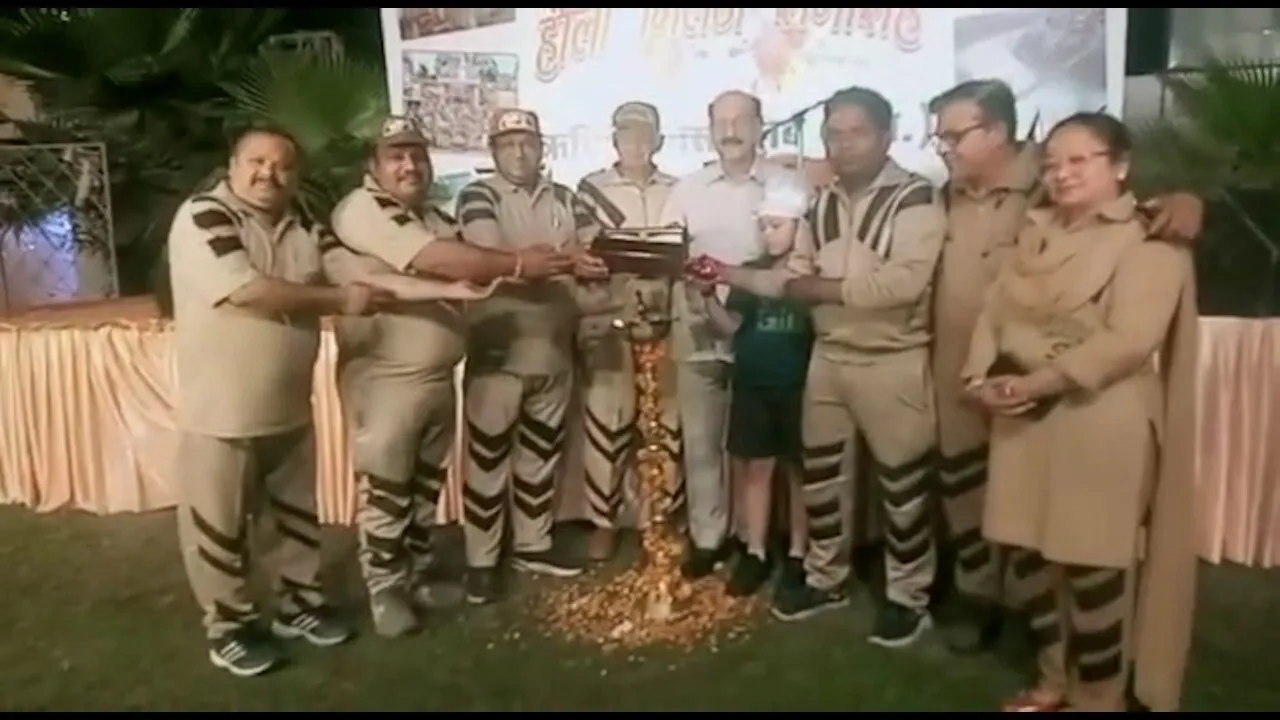 ऋषिकेश: होली मिलन समारोह पर शाह सतनाम जी ग्रीन एस वैल्फेयर फोर्स विंग के सेवादार हुए सम्मानित