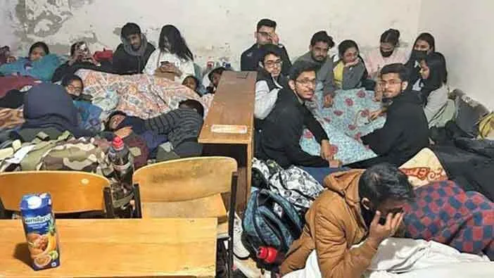 बम की आवाजों से दहशत में पंजाब के नौजवान
