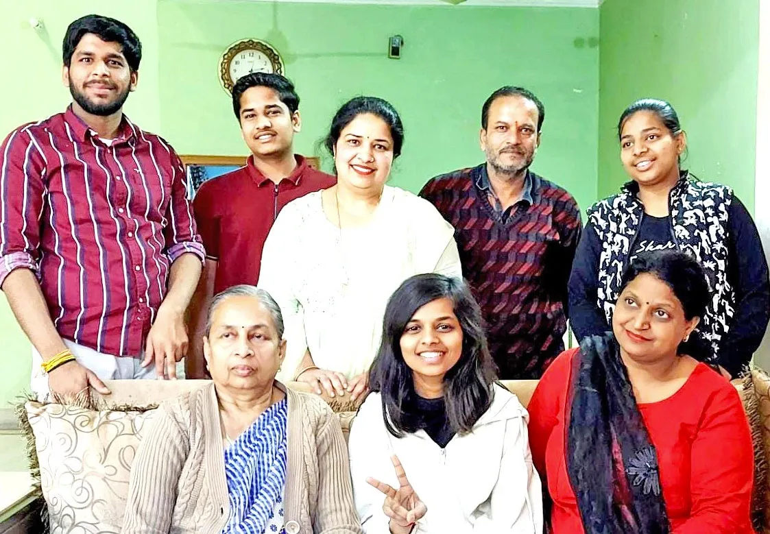रूस-यूक्रेन वॉर : पिहोवा की साक्षी लौटी घर, परिवार ने मनाई खुशी