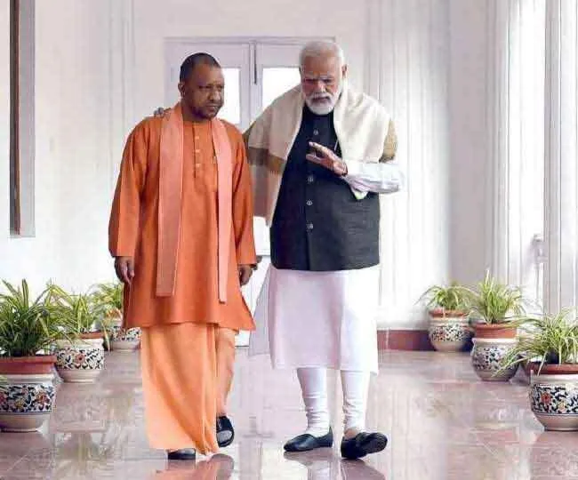 योगी दिल्ली में, नई सरकार के गठन को लेकर विचार मंथन
