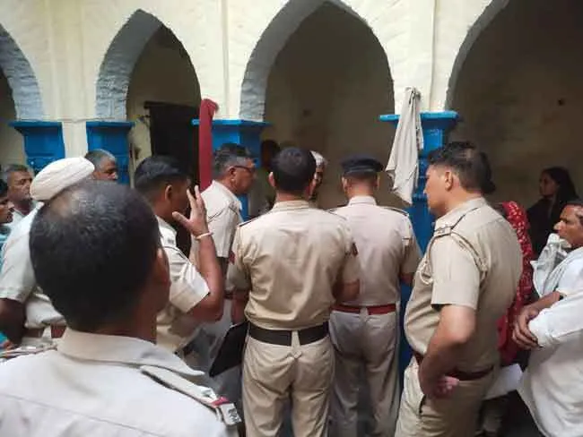 बुड्ढा खेड़ा गांव में पत्नी की गला घोटकर हत्या