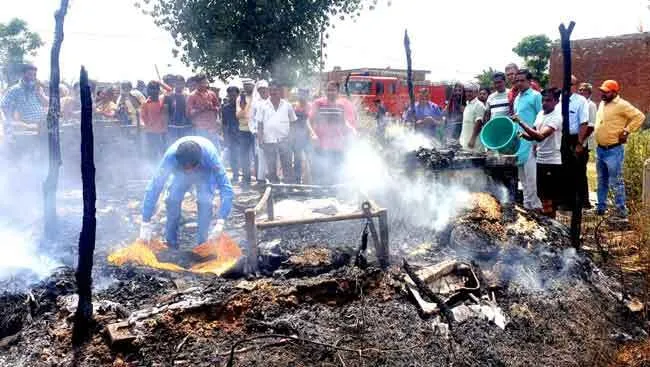 शाहाबाद :2 बच्चियां व 14 बकरियां जिंदा जली, मचा हाहाकार