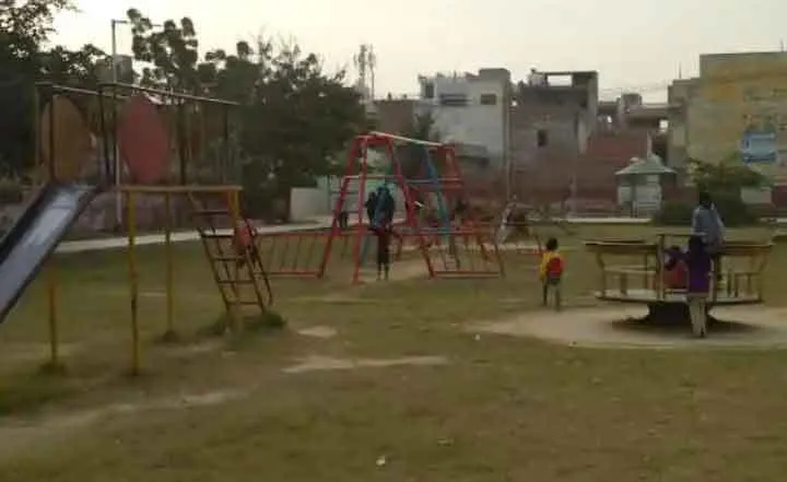 लाखों की लागत से बना चौधरी देवीलाल पार्क हुआ बदहाली का शिकार