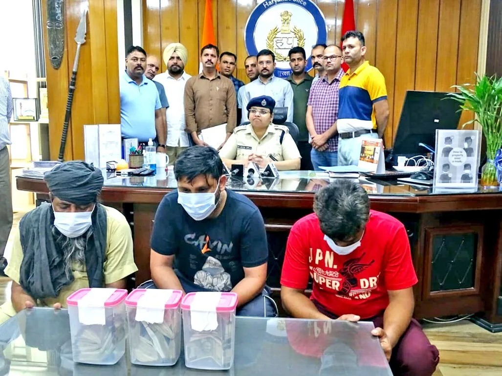 साढ़े 18 लाख की नगदी के साथ एटीएम उखाड़ ले गए थे लुटेरे, तीन आरोपी काबू