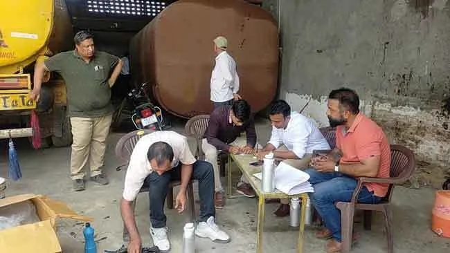 गुसाईआना में बंद पड़ी फैक्ट्री में डीजीपी फ्लाइंग का छापा