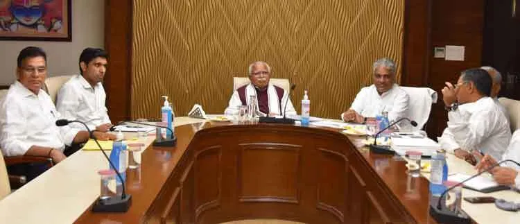 सीएम मनोहर लाल तथा केंद्रीय मंत्री भूपेंद्र यादव ने किया संबंधित अधिकारियों के साथ मंथन
