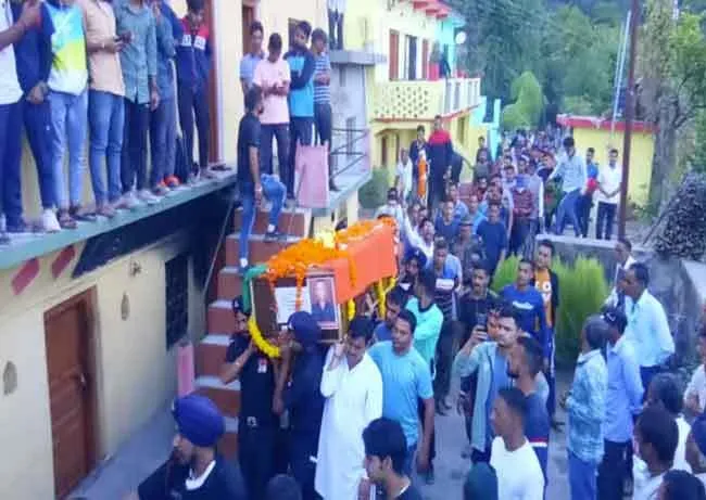 शहीद निशान सिंह का पार्थिंव शरीर पंचतत्व में विलीन