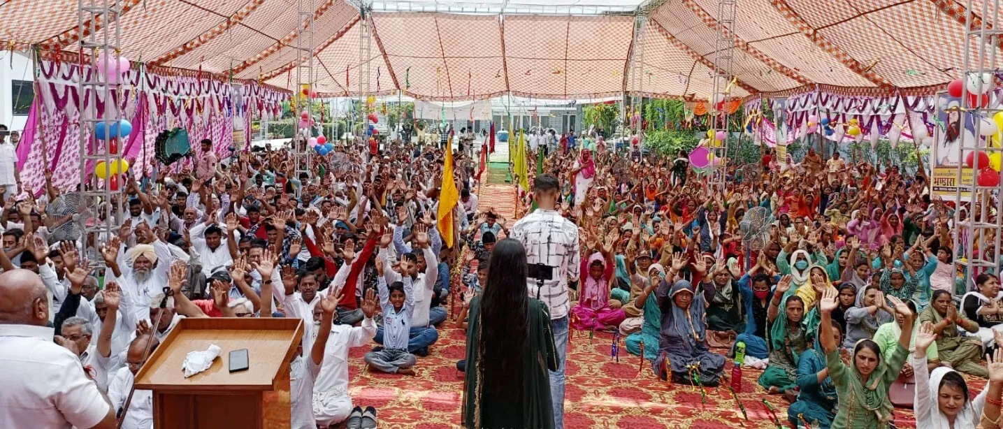 देवभूमि में उमड़ा संगत का सैलाब, 29 परिवारों को दिया राशन