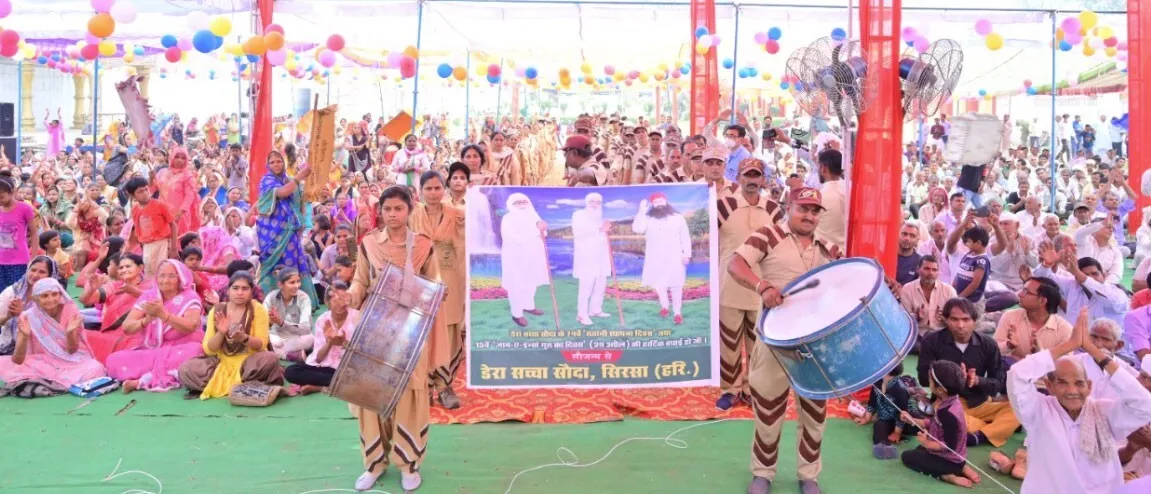 मेरठ में बज रहा राम-नाम का डंका, भारी तादाद में नामचर्चा में पहुंची साध-संगत