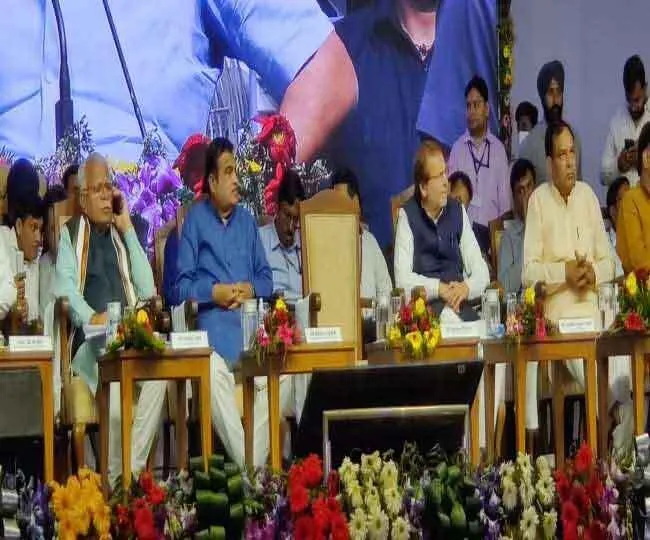 गडकरी ने सोनीपत में मनोहर लाल की मौजूगदी में 5 राष्ट्रीय राजमार्ग परियोजनाओं की दी सौगात