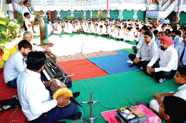 शाह सतनाम जी बॉयज स्कूल में नामचर्चा कर किया नए शैक्षणिक-सत्र का आगाज