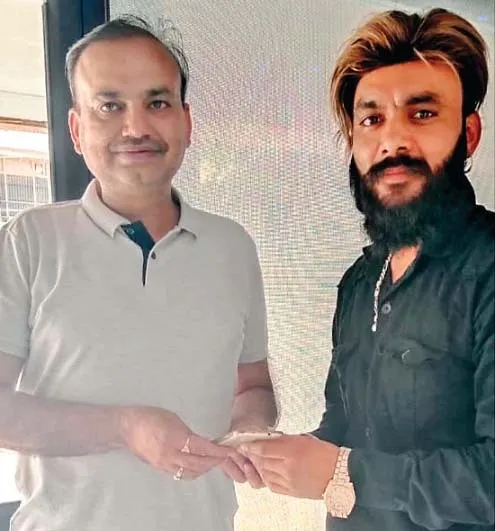 डेरा श्रद्धालु ने मोबाईल फोन वापिस कर दिया ईमानदारी का परिचय