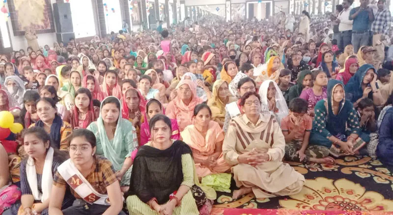 LIVE : मुजफ्फरनगर में रचा गया इतिहास, सभी धर्मों के लोग पहुँचे नामचर्चा में 