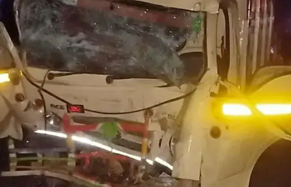 ट्रक-लोडिंग ऑटो भिड़ंत में चार लोगों की मौत